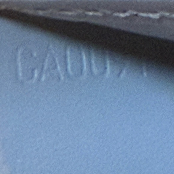 Louis Vuitton Grey Lilac EPI Notebook Agenda
Planner Wallet - Picture 10 of 13